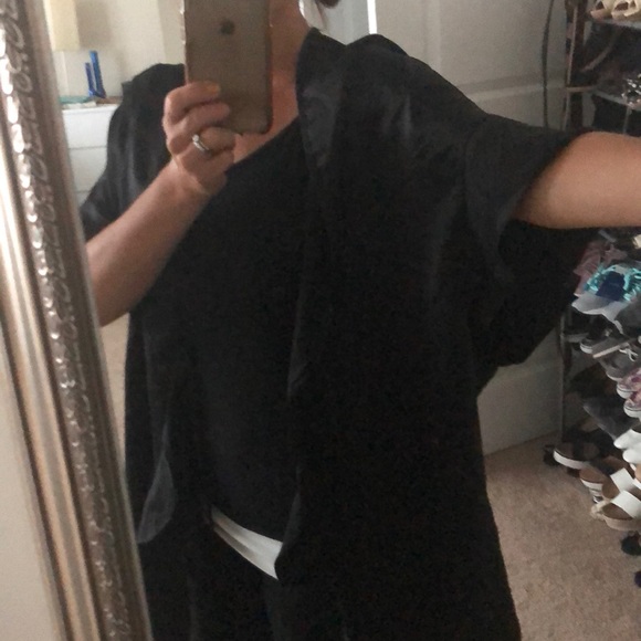 VS Satin Robe - Picture 3 of 3